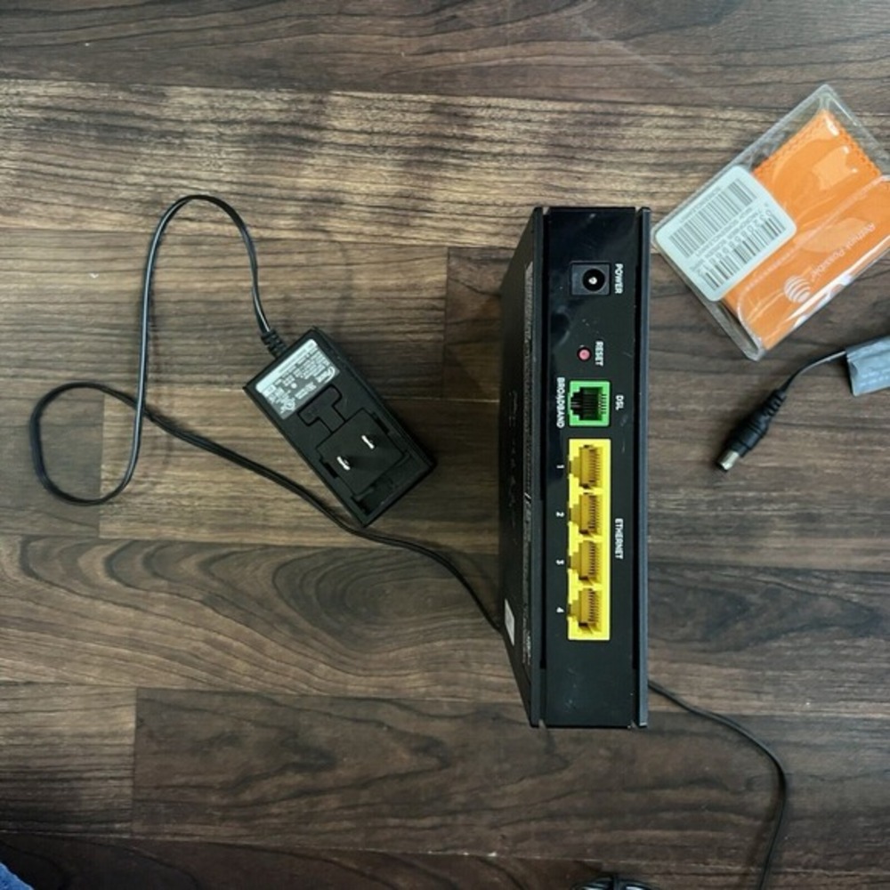 AT&T ATT Internet Wireless Modem Router Model‎ 4111N Not Tested- For Parts - Picture 4 of 5